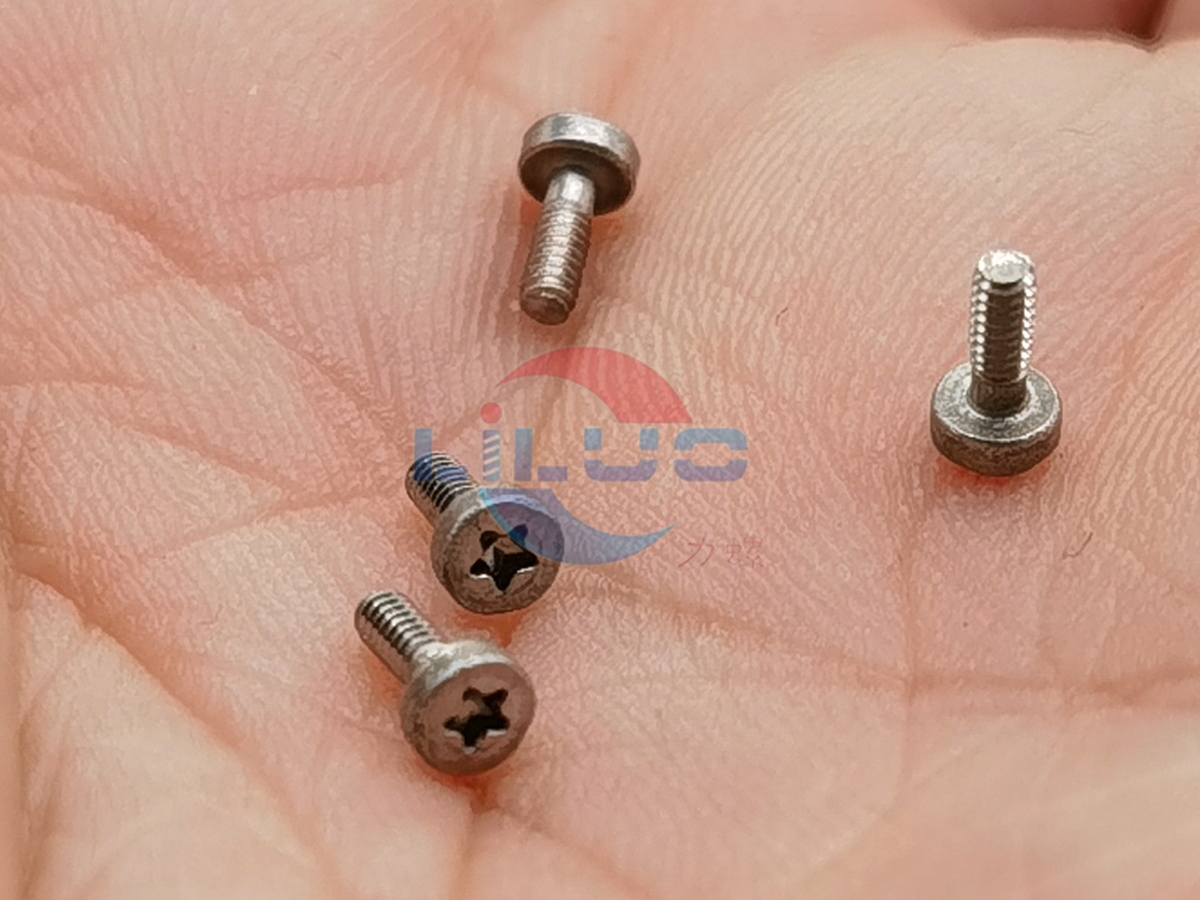 五角cm1.4x4.2（304不锈（xiù）钢）精密螺丝.jpg